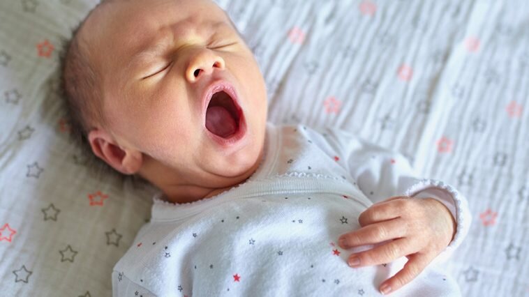 Trik Menidurkan Bayi yang Susah Tidur